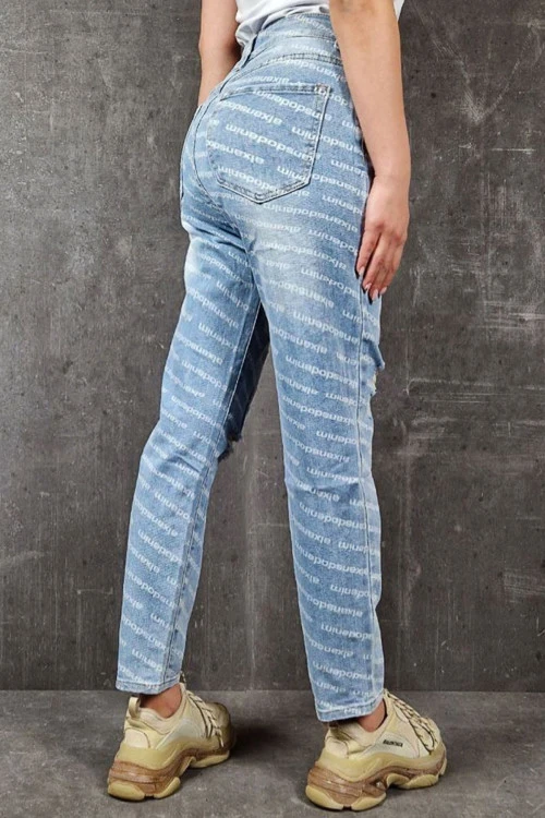 Women's jeans with an impressive design