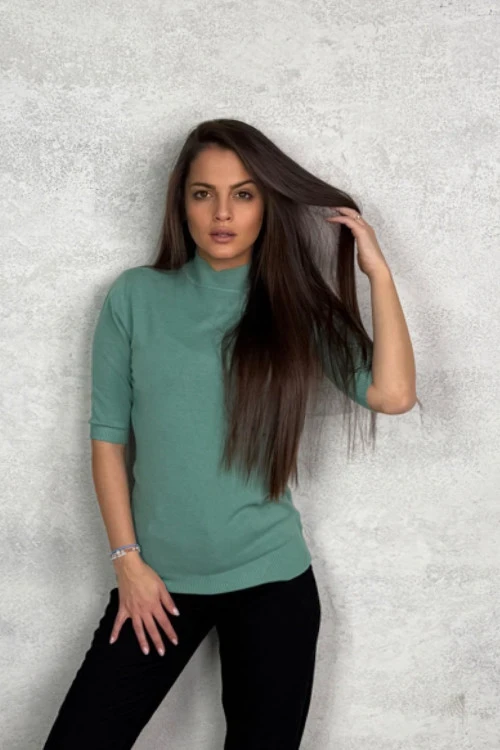 Ženska bluza sa kratkim rukavima i polo kragnom