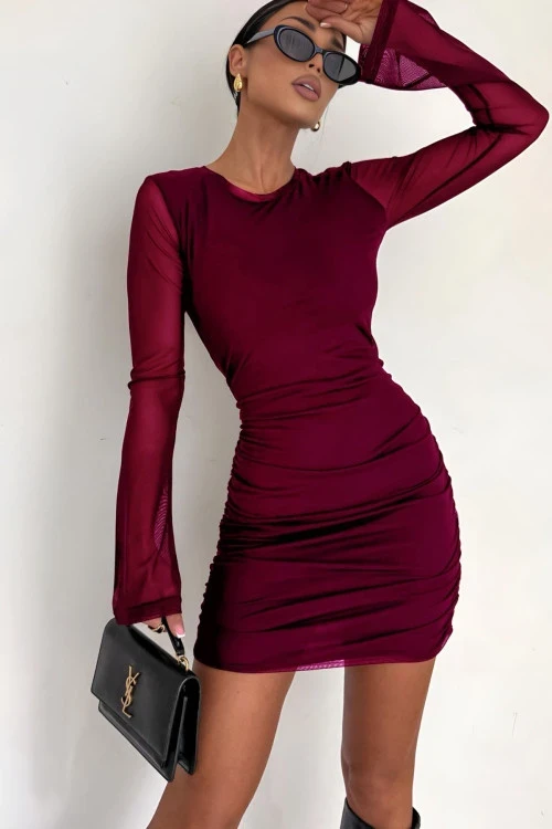 Dámske šaty s tylovými rukávmi