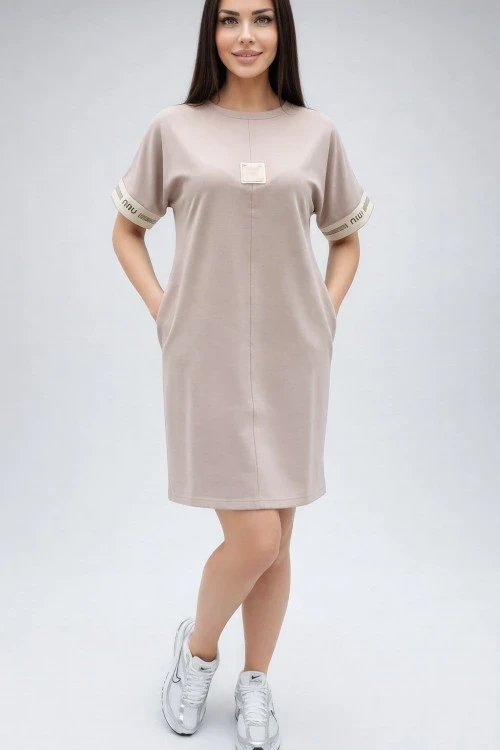 Дамска рокля с къс ръкав