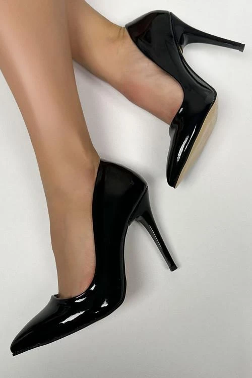 Women's elegant patent leather shoes