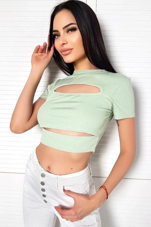 Blouses and tops with short sleeves