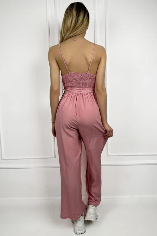 Női jumpsuit pántokkal és övvel