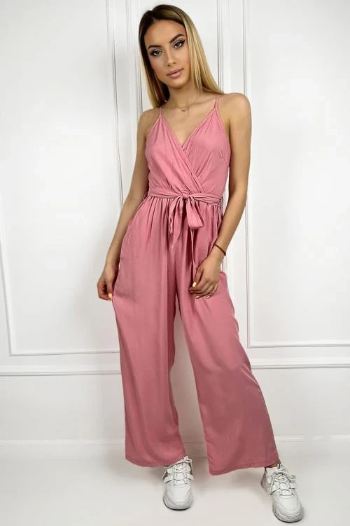 Női jumpsuit pántokkal és övvel