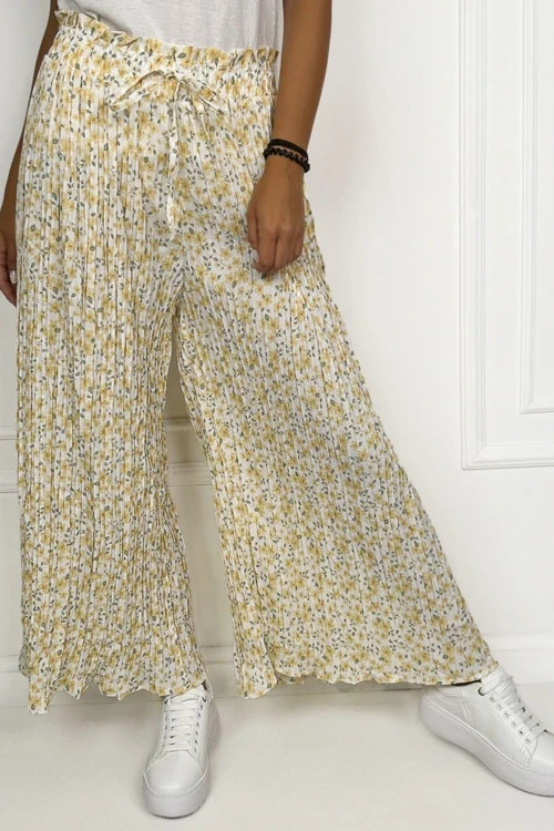 Pantaloni cu desen floral si pliuri pentru femei