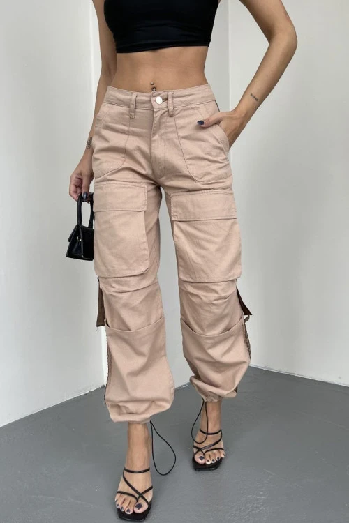 Women's trousers with pockets