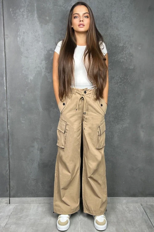 Women's trousers with pockets