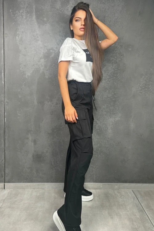 Women's trousers with pockets