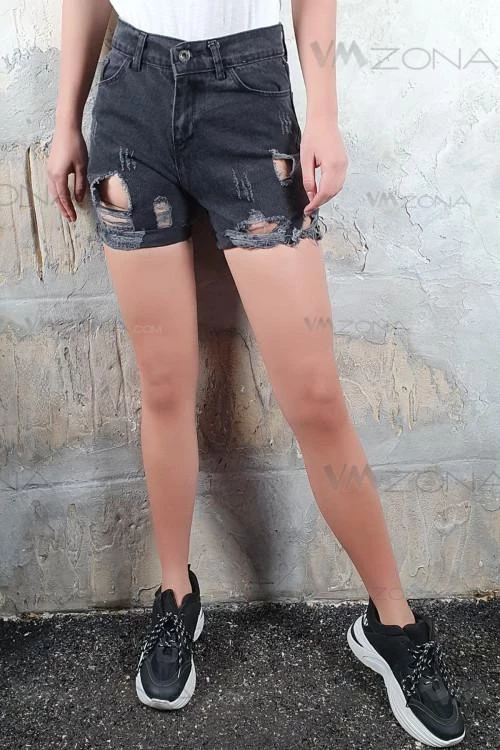 Pantaloni scurti pentru femei cu un efect rupt