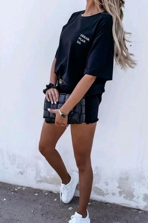 Blouses and tops with short sleeves