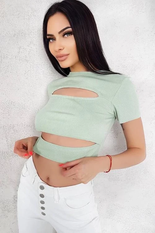 Blouses and tops with short sleeves