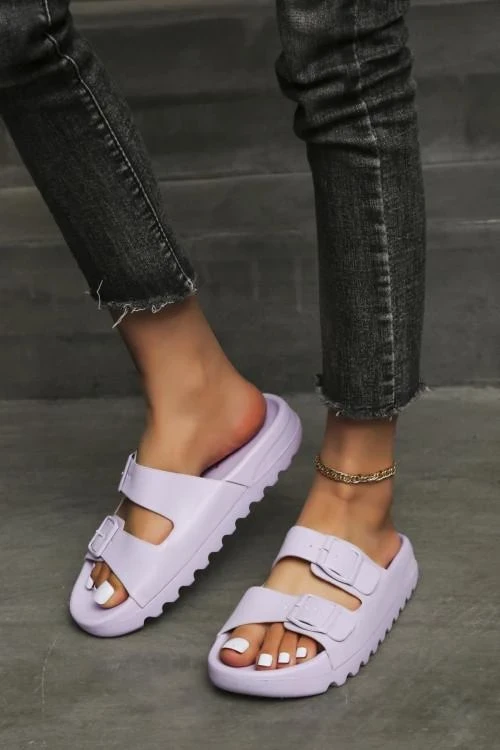 Casual sandals and slippers