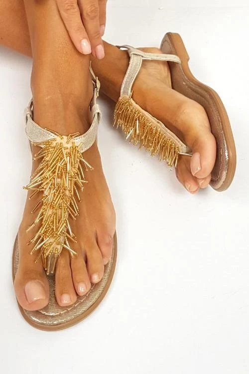 Casual sandals and slippers