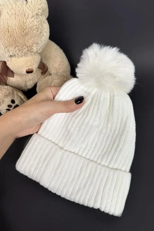 Детска шапка за момичета от 2г о 4г 